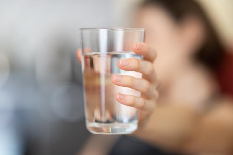 Можно ли пить воду после тренировки и что будет, если этого не делать